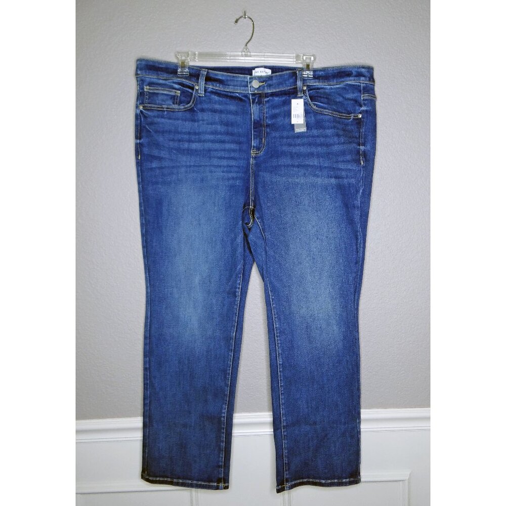Lane Bryant Signature Fit Straight Mid Rise Jeans Size 26  NWT
